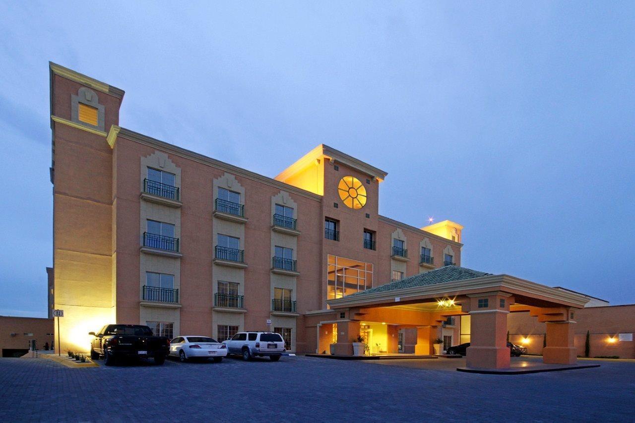 Istay Hotel סיודאד חוארס מראה חיצוני תמונה The Hilton San Antonio Airport